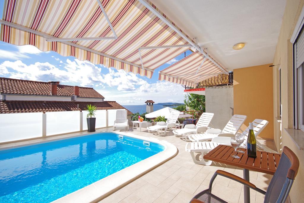 Apartments Bartulic Trogir Bagian luar foto
